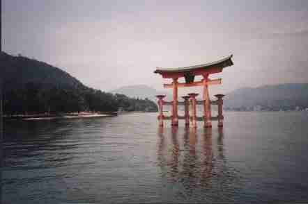 La porte du temple de Itsukushima